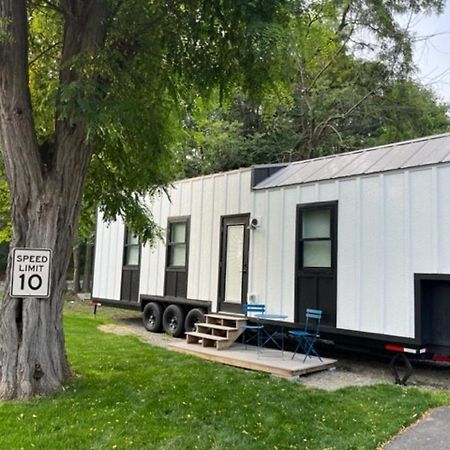 The Endeavor Tiny Home! Elizabethtown Exterior foto
